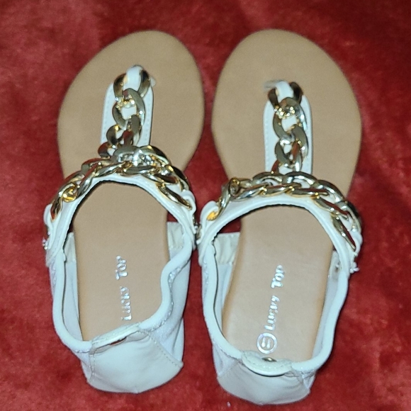 Girls sandles - Picture 1 of 5